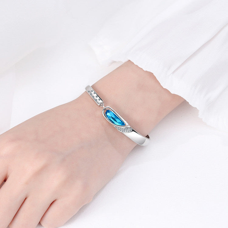 High quality blue crystal zircon retro simple